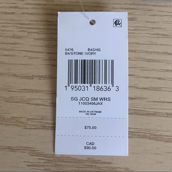 LAST ONE‼️Coach Stone Ivory Wristlet - Picture 10 of 11